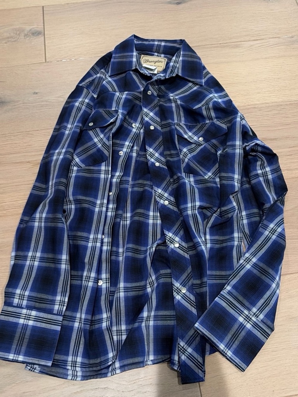 Wrangler Navy and White Plaid Button-Down Shirt